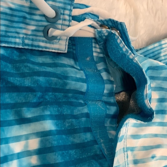 Speedo Blue and White Board Shorts with Tie-Dye Effect Size Large - Picture 5 of 7